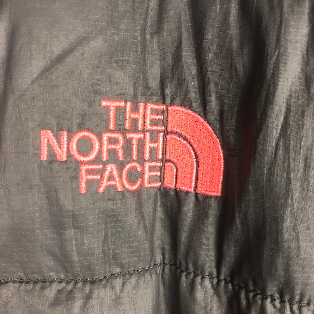 The North Face ✨ Gray Puffer Jacket Pink Logo - Picture 6 of 9